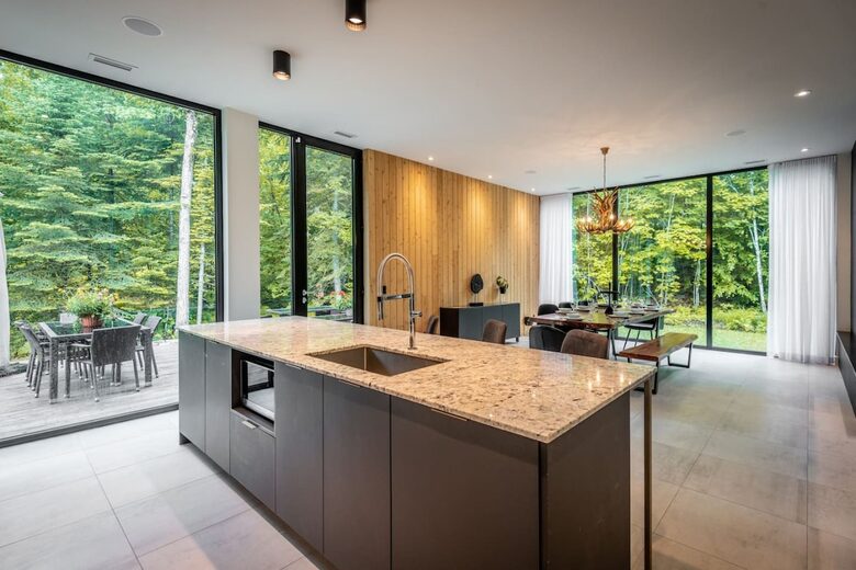 Contemporary Forest Escape Near Mont-Tremblant - Les Laurentides, Canada