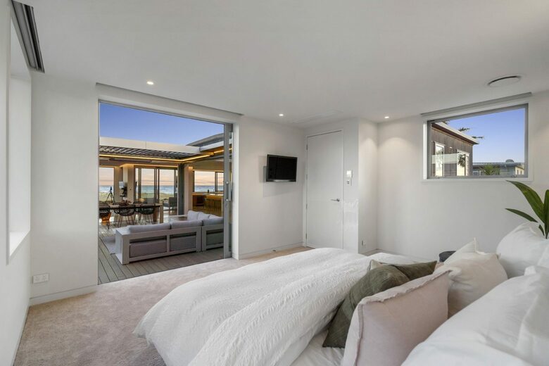 Omaha Waterfront Haven with Pool and Ocean Views - Omaha, New Zealand