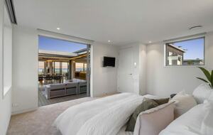 Omaha Waterfront Haven with Pool and Ocean Views - Omaha, New Zealand