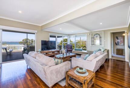 Refined Coastal Haven Near Dawesville’s Best Beaches - Dawesville, Australia