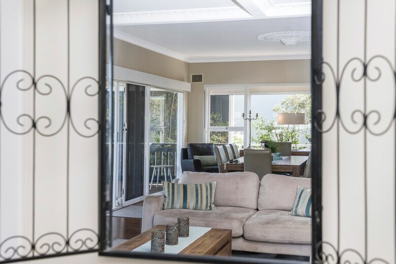 Refined Coastal Haven Near Dawesville’s Best Beaches - Dawesville, Australia