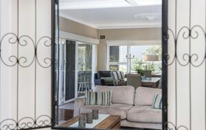 Refined Coastal Haven Near Dawesville’s Best Beaches - Dawesville, Australia