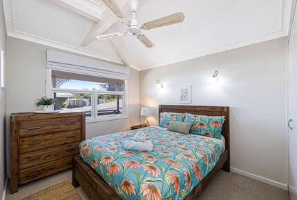 Refined Coastal Haven Near Dawesville’s Best Beaches - Dawesville, Australia