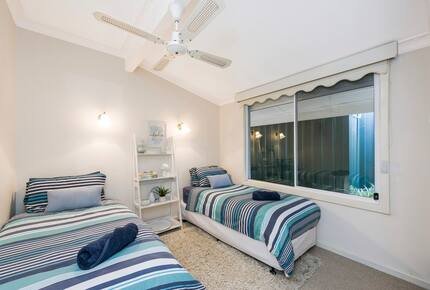 Refined Coastal Haven Near Dawesville’s Best Beaches - Dawesville, Australia