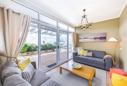 Refined Coastal Haven Near Dawesville’s Best Beaches - Dawesville, Australia