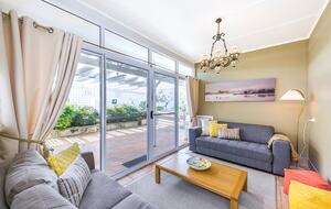 Refined Coastal Haven Near Dawesville’s Best Beaches - Dawesville, Australia