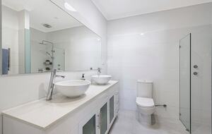 Refined Coastal Haven Near Dawesville’s Best Beaches - Dawesville, Australia