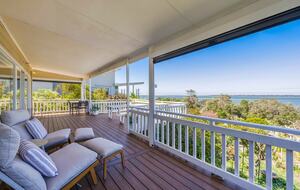 Refined Coastal Haven Near Dawesville’s Best Beaches - Dawesville, Australia