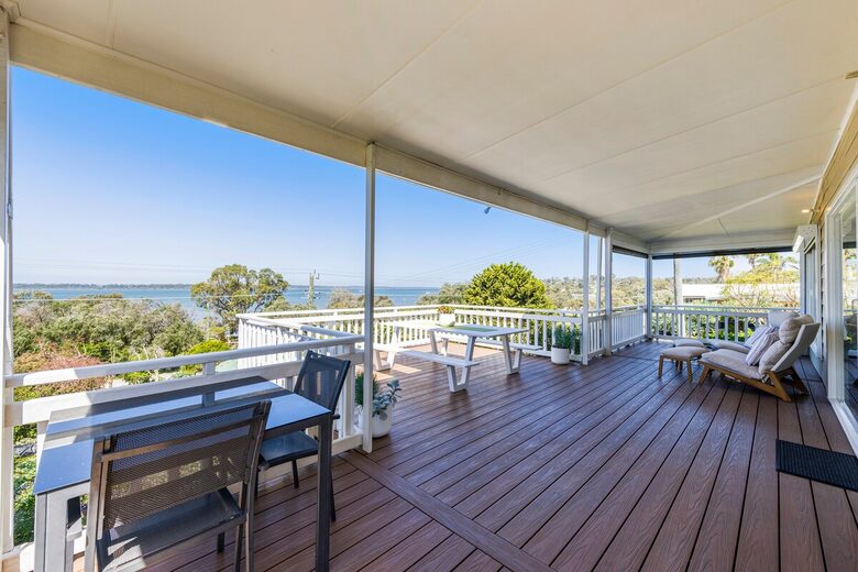 Refined Coastal Haven Near Dawesville’s Best Beaches - Dawesville, Australia