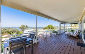 Refined Coastal Haven Near Dawesville’s Best Beaches - Dawesville, Australia