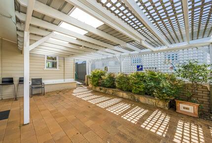 Refined Coastal Haven Near Dawesville’s Best Beaches - Dawesville, Australia