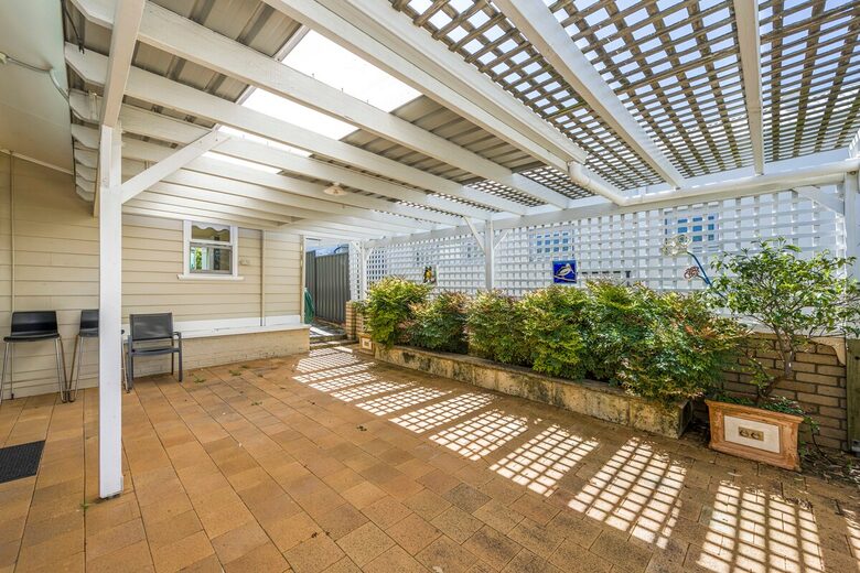 Refined Coastal Haven Near Dawesville’s Best Beaches - Dawesville, Australia