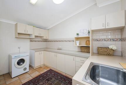 Refined Coastal Haven Near Dawesville’s Best Beaches - Dawesville, Australia