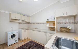 Refined Coastal Haven Near Dawesville’s Best Beaches - Dawesville, Australia