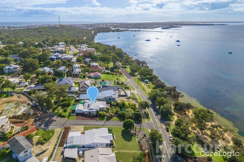Refined Coastal Haven Near Dawesville’s Best Beaches - Dawesville, Australia