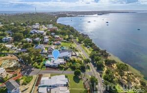 Refined Coastal Haven Near Dawesville’s Best Beaches - Dawesville, Australia