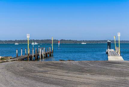 Refined Coastal Haven Near Dawesville’s Best Beaches - Dawesville, Australia