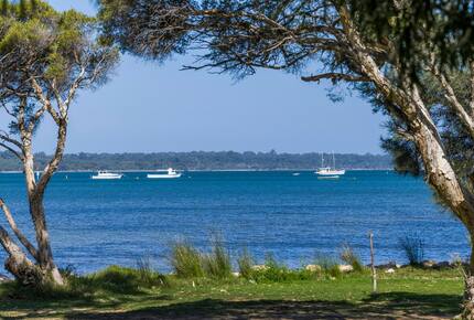 Refined Coastal Haven Near Dawesville’s Best Beaches - Dawesville, Australia
