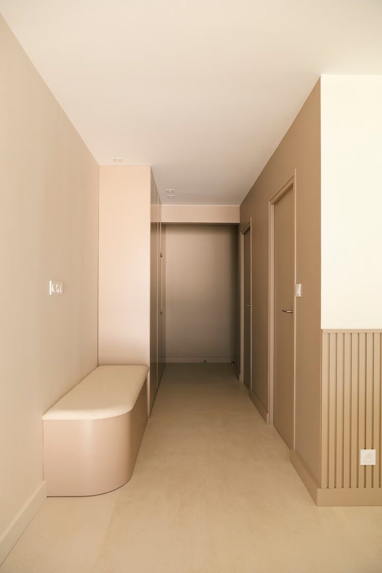 Refined Oceanfront Apartment Above Côte des Basques - Biarritz, France