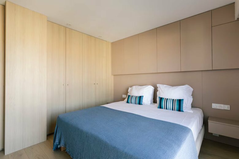 Refined Oceanfront Apartment Above Côte des Basques - Biarritz, France