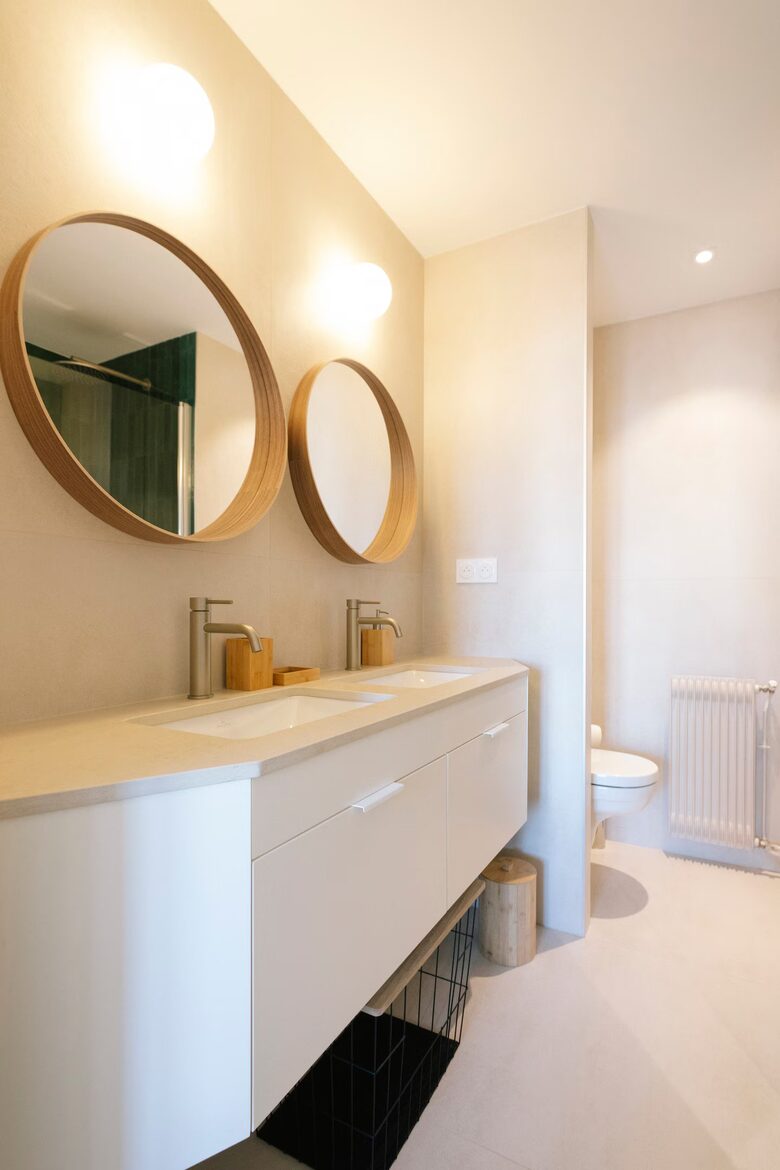 Refined Oceanfront Apartment Above Côte des Basques - Biarritz, France