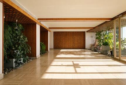 Refined Oceanfront Apartment Above Côte des Basques - Biarritz, France