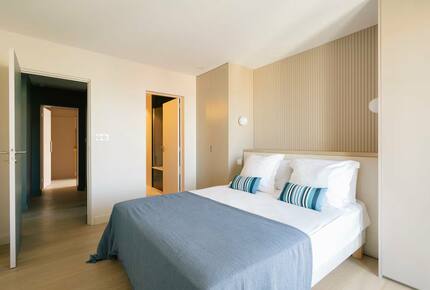 Refined Oceanfront Apartment Above Côte des Basques - Biarritz, France