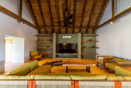 Elegant Eco-Luxury Overlooking the Kruger Wilderness - Hectorspruit, South Africa