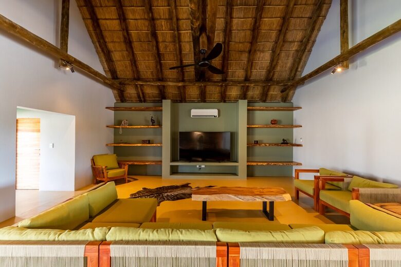 Elegant Eco-Luxury Overlooking the Kruger Wilderness - Hectorspruit, South Africa