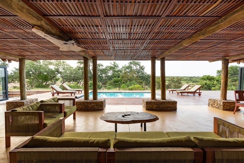 Elegant Eco-Luxury Overlooking the Kruger Wilderness - Hectorspruit, South Africa