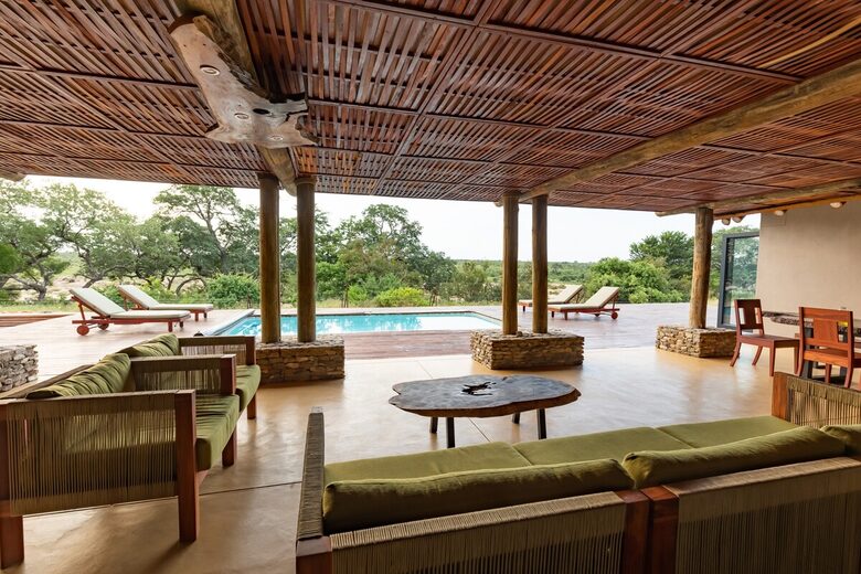 Elegant Eco-Luxury Overlooking the Kruger Wilderness - Hectorspruit, South Africa