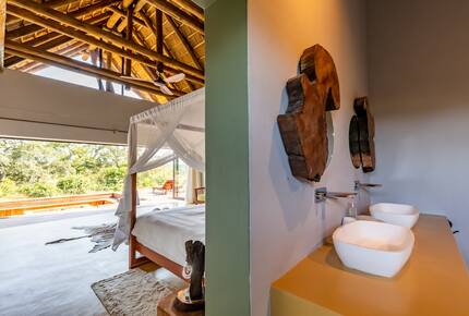 Elegant Eco-Luxury Overlooking the Kruger Wilderness - Hectorspruit, South Africa