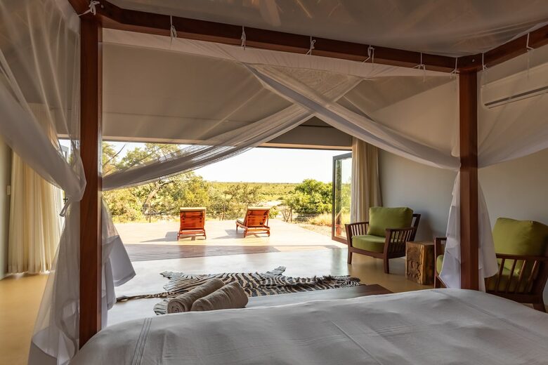 Elegant Eco-Luxury Overlooking the Kruger Wilderness - Hectorspruit, South Africa