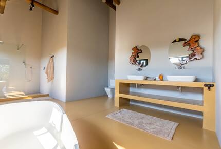 Elegant Eco-Luxury Overlooking the Kruger Wilderness - Hectorspruit, South Africa