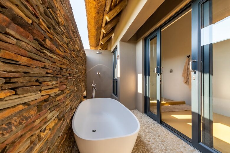 Elegant Eco-Luxury Overlooking the Kruger Wilderness - Hectorspruit, South Africa