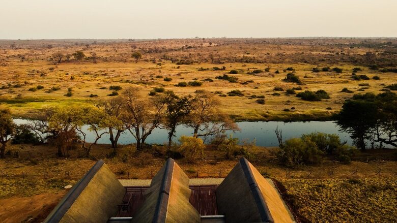 Elegant Eco-Luxury Overlooking the Kruger Wilderness - Hectorspruit, South Africa