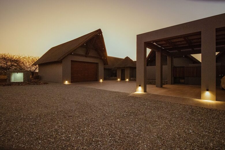 Elegant Eco-Luxury Overlooking the Kruger Wilderness - Hectorspruit, South Africa