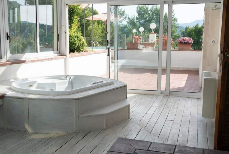 Refined Umbrian Retreat with Countryside Views - Terni, Italy