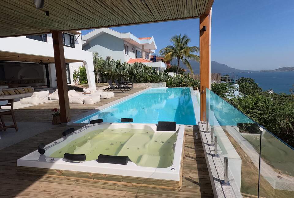 Sophisticated Ilhabela Escape with Elevated Sea Views - Ilhabela, Brazil