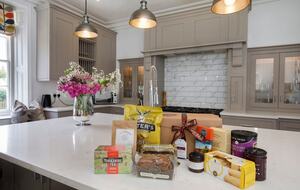 Graceful Georgian Farmhouse Overlooking the Village Green - Askham Richard, York, United Kingdom