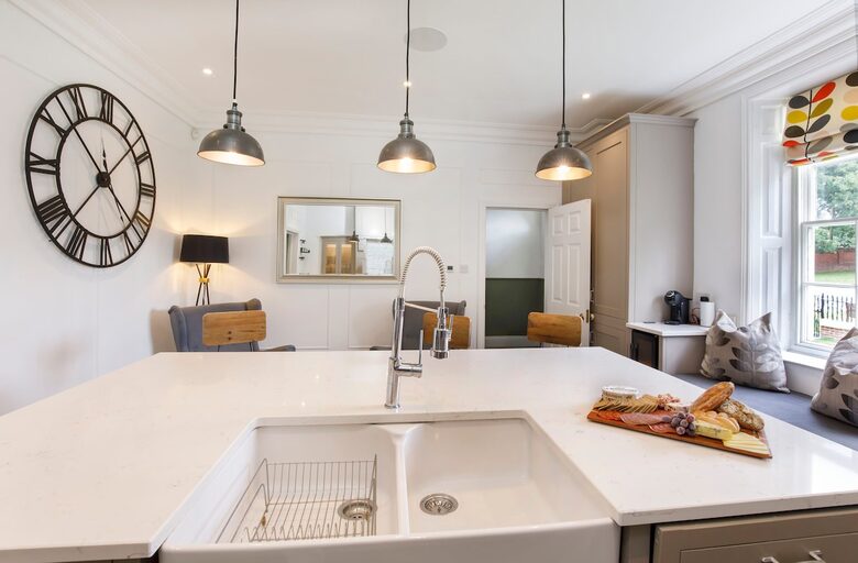 Graceful Georgian Farmhouse Overlooking the Village Green - Askham Richard, York, United Kingdom