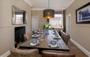 Graceful Georgian Farmhouse Overlooking the Village Green - Askham Richard, York, United Kingdom
