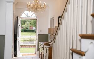 Graceful Georgian Farmhouse Overlooking the Village Green - Askham Richard, York, United Kingdom
