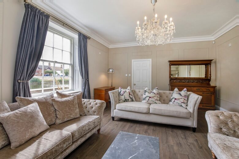 Graceful Georgian Farmhouse Overlooking the Village Green - Askham Richard, York, United Kingdom