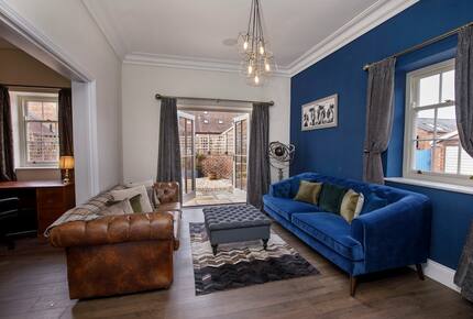 Graceful Georgian Farmhouse Overlooking the Village Green - Askham Richard, York, United Kingdom