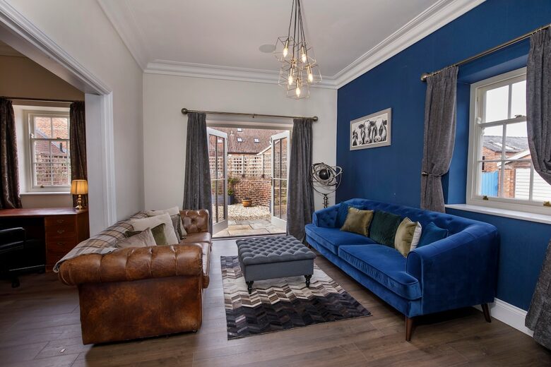 Graceful Georgian Farmhouse Overlooking the Village Green - Askham Richard, York, United Kingdom