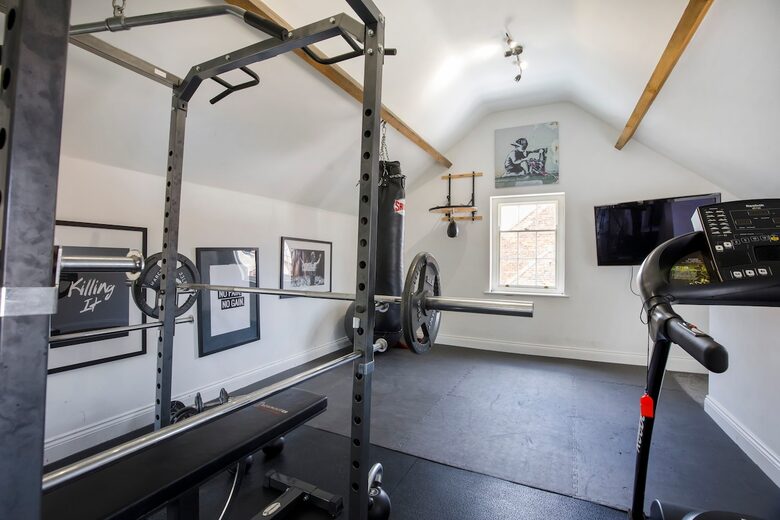 Graceful Georgian Farmhouse Overlooking the Village Green - Askham Richard, York, United Kingdom