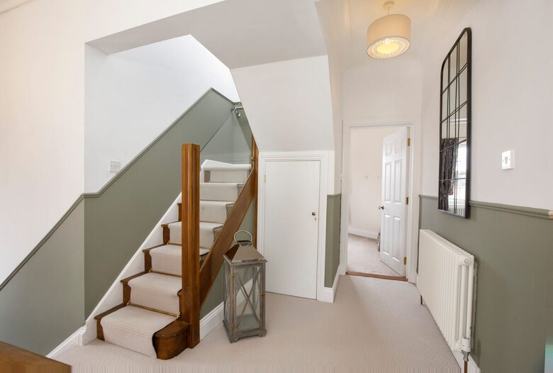 Graceful Georgian Farmhouse Overlooking the Village Green - Askham Richard, York, United Kingdom