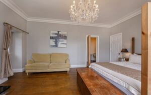 Graceful Georgian Farmhouse Overlooking the Village Green - Askham Richard, York, United Kingdom