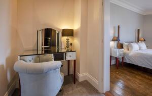 Graceful Georgian Farmhouse Overlooking the Village Green - Askham Richard, York, United Kingdom